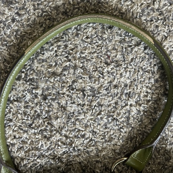 5/$25 Liz Claiborne olive green vegan leather spacious storage shoulder purse - Picture 14 of 14